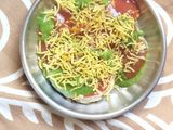 આલુ કટલેસ ચાટ (Aloo Cutlet Chaat Recipe In Gujarati)