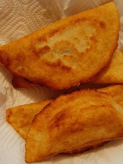 Una foto de Empanadas de frijol y queso Costarricenses