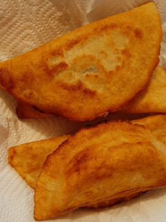 Una foto de Empanadas de frijol y queso Costarricenses