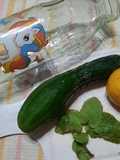 Agua con limón, pepino y menta