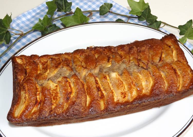 Tarta de manzana con canela y azúcar morena