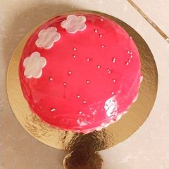 A picture of Strawberry choco Cake.