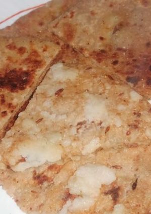 A picture of Aloo ka parantha.