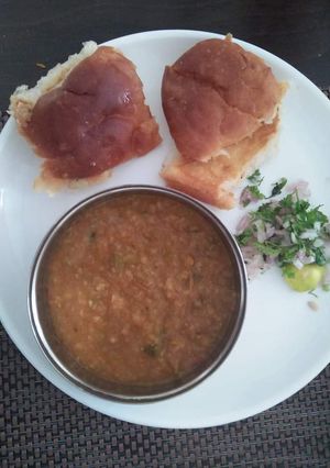 A picture of Pav bhaji.