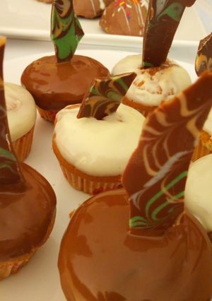 A picture of Chocolate cake ornaments.