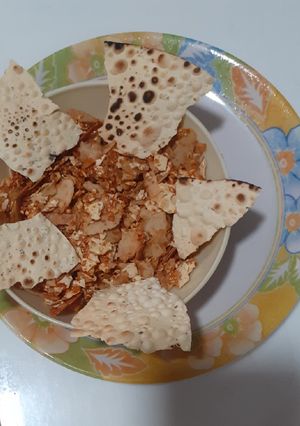 A picture of Khakhra Papad mix chewdo.