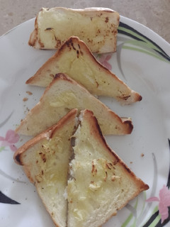 A picture of Garlic Bread 🍞.