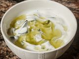 سلطة لبن مع خيار