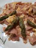 Revuelto de panceta, huevo y espárragos