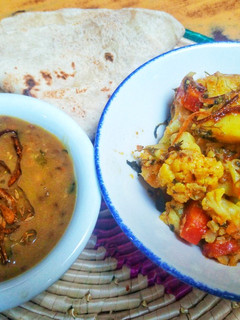 A picture of Aaloo Gobhi Gajer آلو گوبھی گاجر.