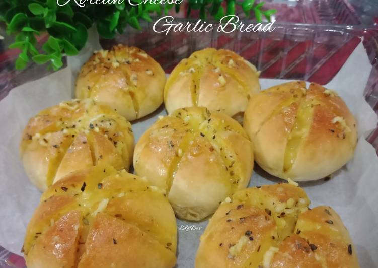 Korean Cream Cheese Garlic Bread