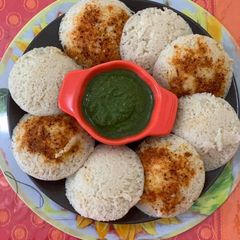 A picture of Brown Rice Idli.