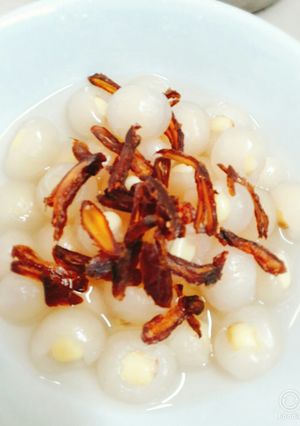 Hình của món Chè hạt sen nhãn nhục.