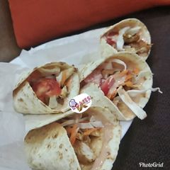 A picture of Simple tortilla shawarma.