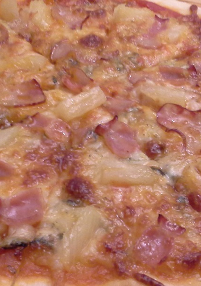 Una foto de Pizza de roquefort y bacon