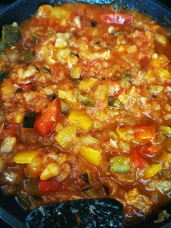 Una foto de Pisto de Bacalao con Verduras