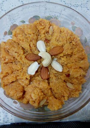 बादाम का हलवा (Badaam ka Halwa recipe in hindi) रेसिपी मुख्य फोटो
