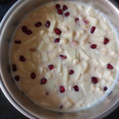 A picture of Healthy Fruit Custard without custard powder.