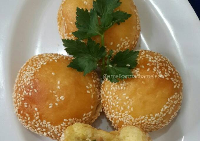 Resep Roti Wijen Isi Rogout Bakso Oleh Amel Karmachameleon Cookpad