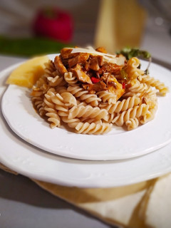 Foto principal de Fusilli con Salsa Ragoût de Pollo y Pimientos