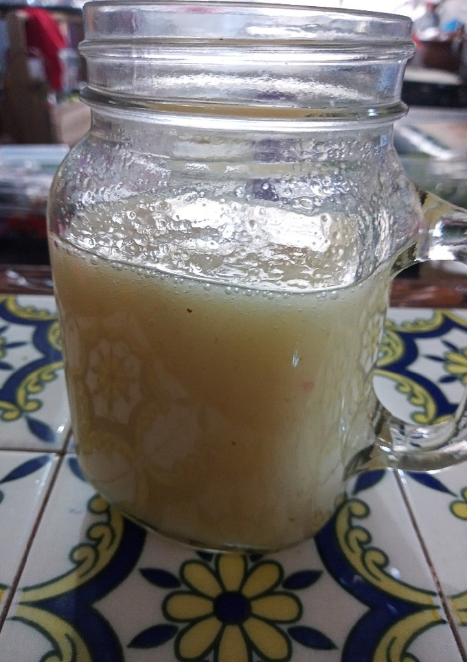 Una foto de Jugo de manzana, pera y guayaba 🍐🍎🍋