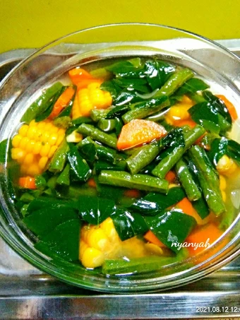 Cara Simple Membikin Resep  Sayur bening daun katuk yang Enak Banget, Bikin Ketagihan
