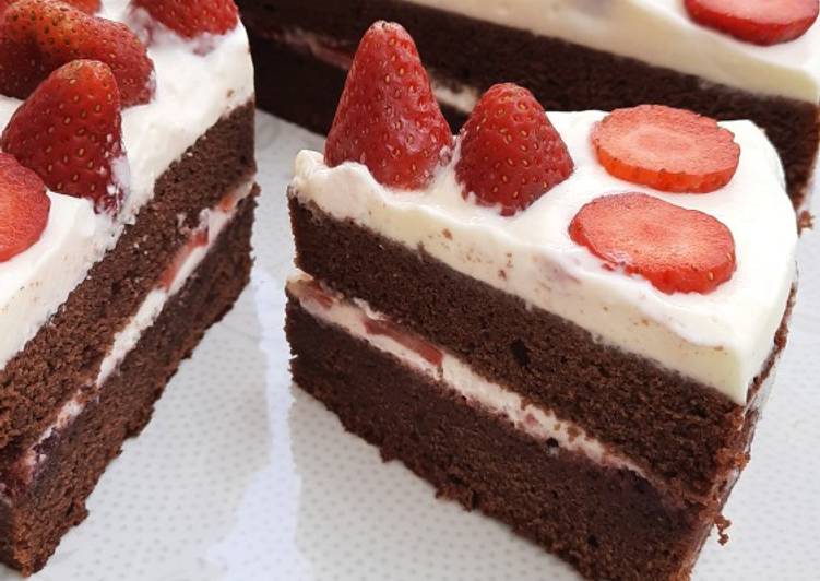 Strawberry Choco Cake