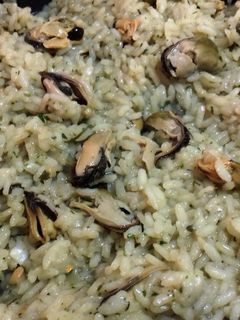 Una foto de Arroz con mejillones