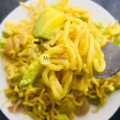 A picture of AVOCADO🥑NOODLE🍜 by maryumms_cuisine🌸.