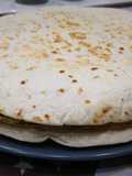 Quesadillas con queso, rúcula, membrillo y nueces
