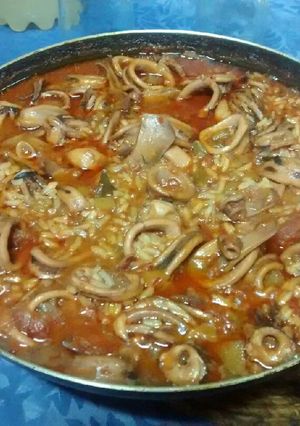 Una foto de Calamares con arroz