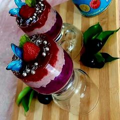 A picture of Berries Pudding.