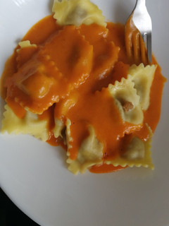 Una foto de Ravioli picante