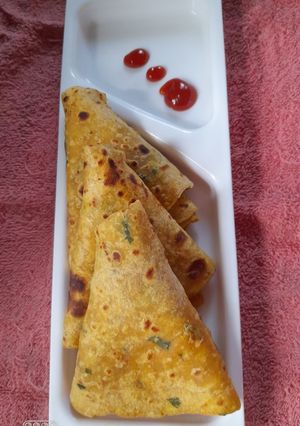 A picture of Radish paratha.