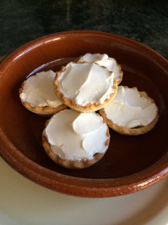 Una foto de Tartaletas de queso Philadelphia y pipas