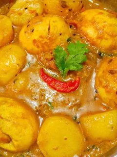 আলু দিয়ে ডিমের ঝোল (Egg potato curry recipe in Bengali) রেসিপির প্রধান ছবি