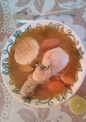 Una foto de Caldito de pollo 🍜🐥