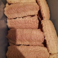 A picture of Biscuits with syrup.