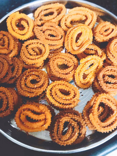 ચોખા ના લોટ ની ચકરી (Chakri recipe in Gujarati) રેસીપી મુખ્ય ફોટો