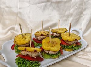 Hình của món Hamburger Khoai lang healthy.