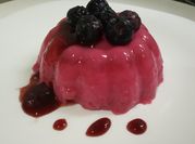 Una foto de postre rápido de frambuesas