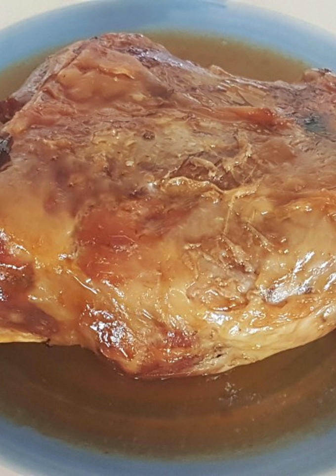 Una foto de Gigot de Lechal asado en Olla de cocción Lenta