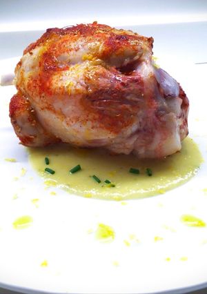 Foto di Stinco di maiale con crema di pane piccante