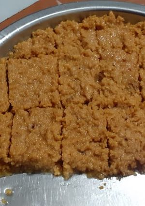 ઘી ની બગડી(કીટા) ની થાબડી (Thabdi from Ghee residual Recipe In Gujarati) રેસીપી મુખ્ય ફોટો