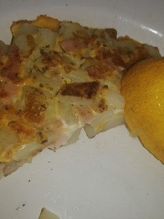 Una foto de Tortilla saludable de papa jamón y queso