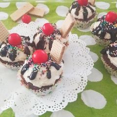 A picture of Sundae Cupcakes.