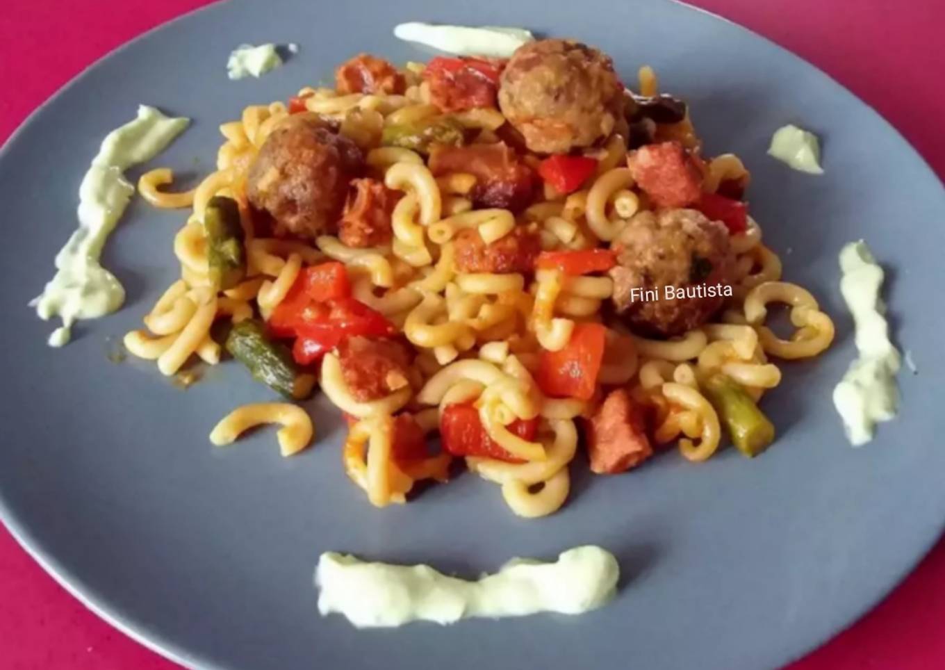 Fideos cortijeros con albóndigas