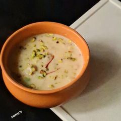 A picture of Makhana Paneer Kheer.