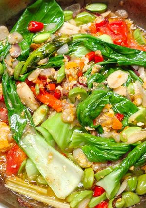 Foto resep Pakcoy oseng pete maknyus