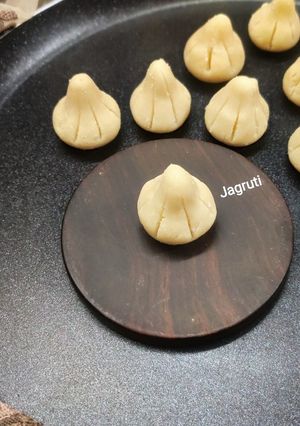 A picture of Malai Modak (without mould) !!.